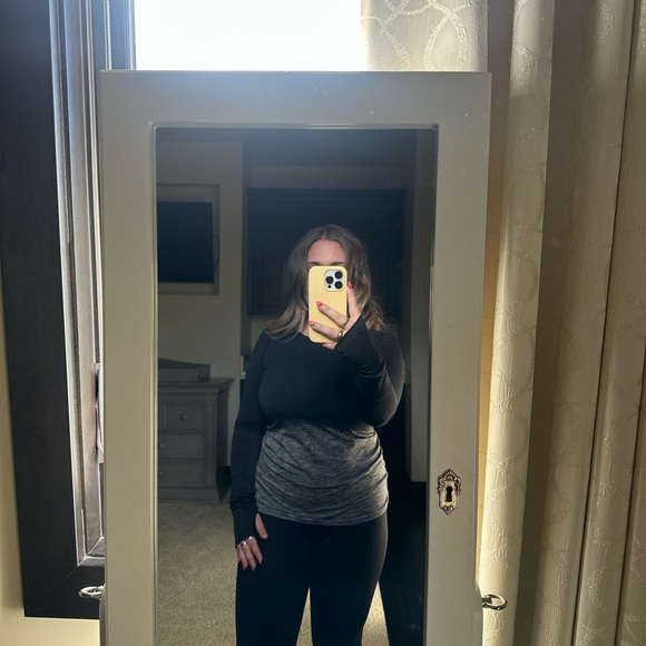 Lululemon Gray/Black Ombre Long Sleeve Top Sz 8 - Picture 3 of 4